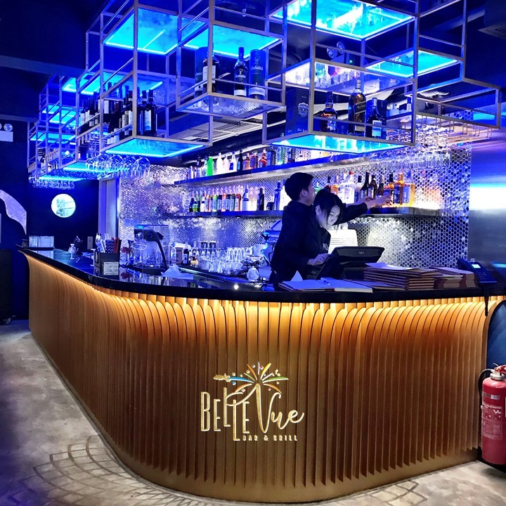 Bellevue Bar and Grill